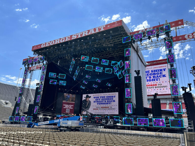 George Strait stage