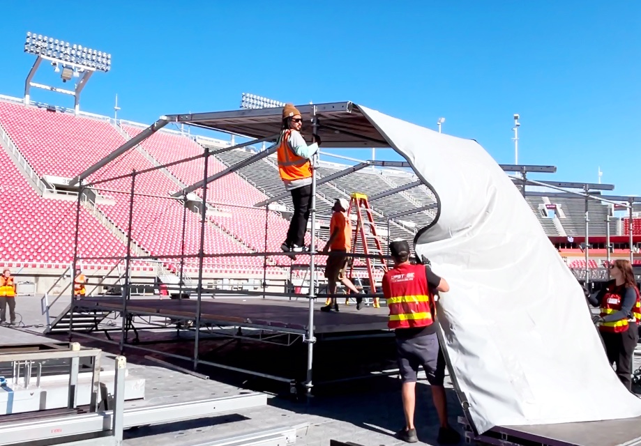 assembling the stage