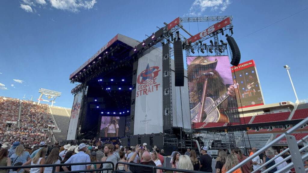George Strait stage