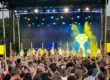 crowd dancing